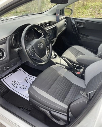 Toyota Auris cena 52000 przebieg: 150000, rok produkcji 2018 z Zielonka małe 67